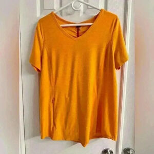 Duluth Trading Activewear t-shirt with zipper pocket. Size women’s Large.